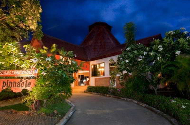 Pinnacle Samui Mae Nam